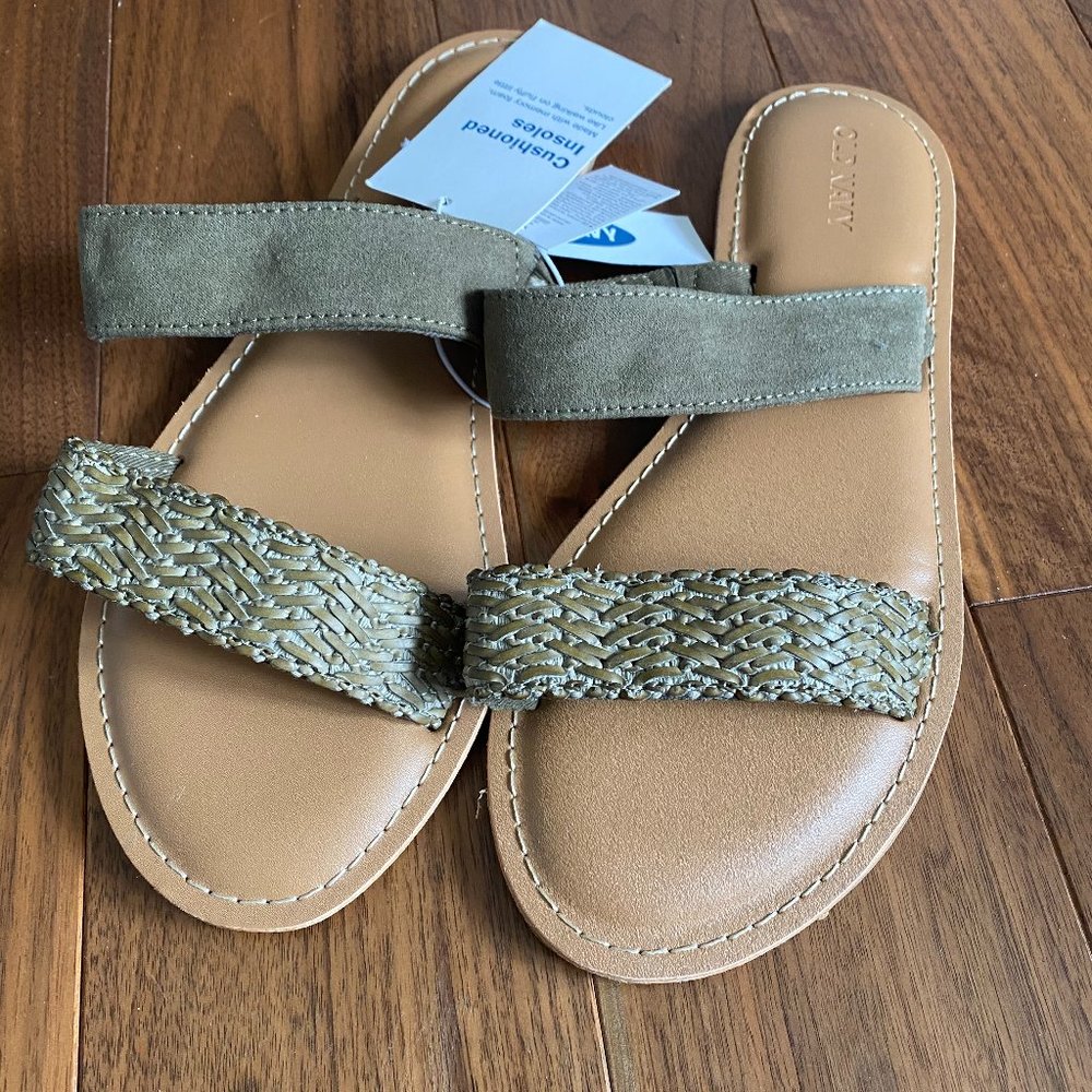 NEW OLD NAVY CUSHIONED DOUBLE STRAPPED SANDALS